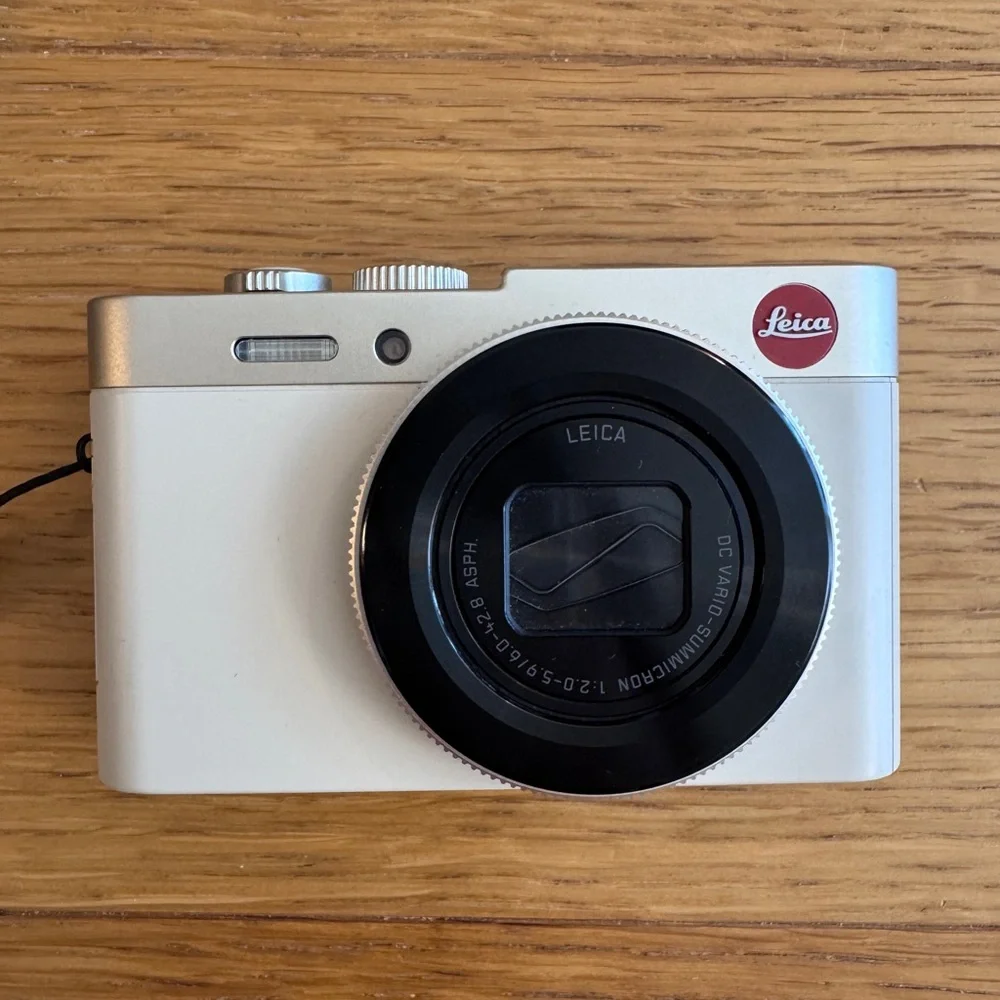 Leica C Typ 112 Digital Camera 12.1MP Compact Light Gold + Leica Camera Bag